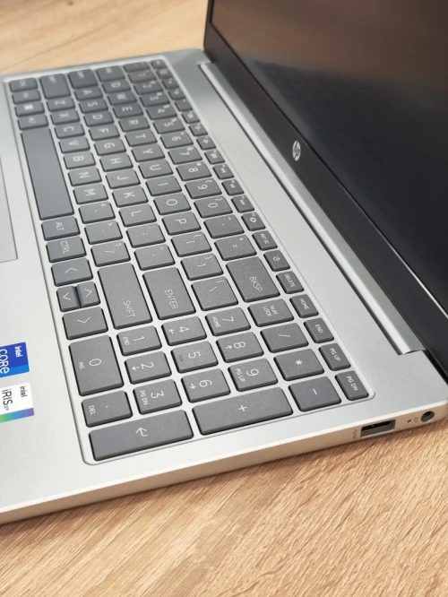 (VENDU)HP 15-FD0888TU I7-1260P 16Go 512GB NVMe 15.6" FHD IPS WIN 11 
