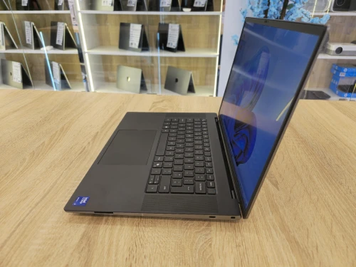 (VENDU) STATION DELL PRECISION 5690 ULTRA 9-185H 64G 2T SSD RTX2000 ADA 8G 16'' FHD+