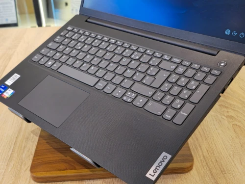 (VENDU) LENOVO V15 G4 RYZEN 7-7730U 16G 1T SSD 15.6'' FHD WINDOWS11