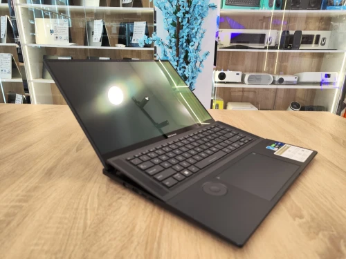 (VENDU) ASUS ZenBook Pro 16X UX7602Z i7-12700H 16Go DDR5 1TB NVMe RTX 3060 6GB 16" OLED 4K TACTILE
