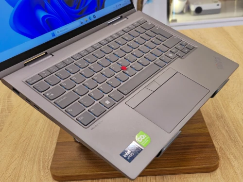 (VENDU) LENOVO THINKPAD X1 YOGA GEN 9 2IN1 ULTRA 5-135U 32G 256G SSD 14'' TACTIL