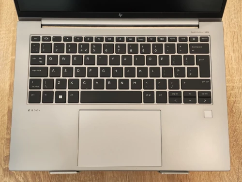 (VENDU) Station HP ZBook Firefly 14 G10 Ryzen 7 PRO 7840HS 32Go DDR5 512GB NVMe 14" FHD+ IPS