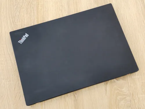 ( VENDU ) STATION LENOVO THINKPAD P14S GEN-4 RYZEN-7 PRO 7840U 32G 1T SSD AMD 780M 14'' IPS TACTIL