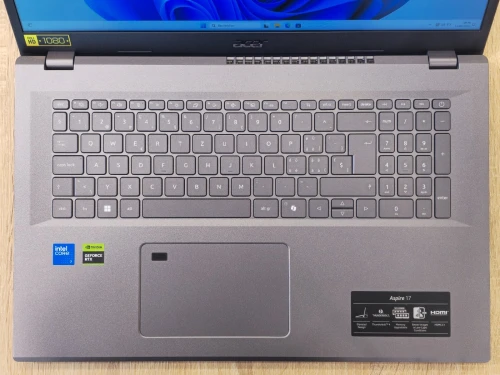 (VENDU)ACER ASPIRE 17 ULTRA 7 150U 32G 1T SSD RTX 2050 17.3'' FHD WIN11