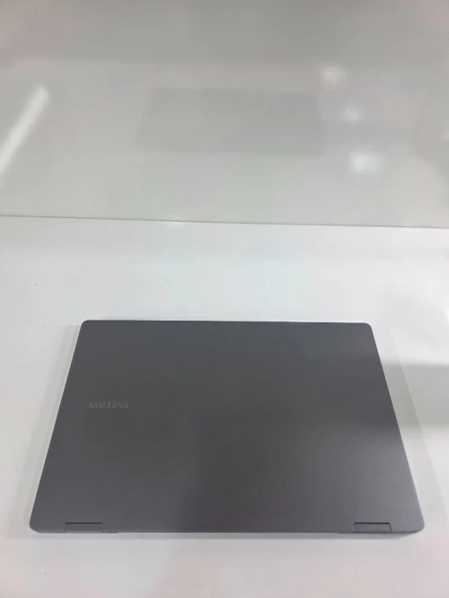 LAPTOP SAMSUNG GALAXY BOOK5 NP750QHA ULTRA 5 226V 16G 256G SSD INTELARC 130V 8G 15.6'' AMOLED TACTIL 360