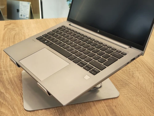 (VENDU) Station HP ZBook Firefly 14 G10 Ryzen 7 PRO 7840HS 32Go DDR5 512GB NVMe 14" FHD+ IPS