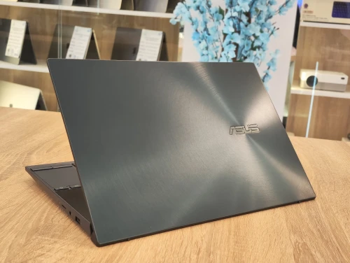 ASUS ZenBook Duo UX481F i7-10510U 16Go 1TB NVMe 14" FHD IPS /12,6" IPS [VENDU]