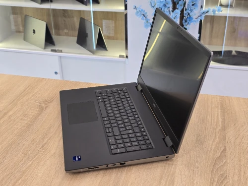 ( VENDU ) STATION DELL PRECISION 7780 I9-13950HX 32G 1T SSD RTX 3500 ADA 12G 17.3'' FHD SOUS EMBALLAGE