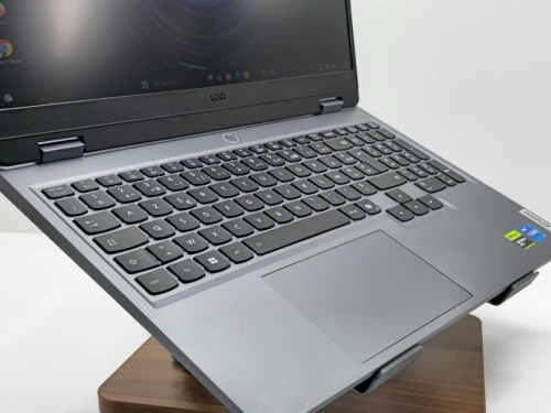 LAPTOP LENOVO LOQ 15IRX10 I7-13650HX/16G/512G SSD/RTX5070 8G/15,6'' FHD 144HZ/WIN 11