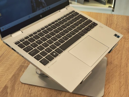HP EliteBook x360 830 G10 2-in-1 i5-1335U 32Go DDR5 256GB NVMe 13,3" FHD IPS Tactile 360