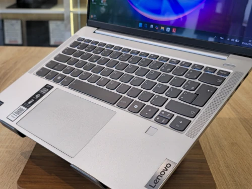 LAPTOP LENOVO IDEAPAD SLIM-5 14Q8X9  SNAPDRAGON X PLUS X126100 32G 512G SSD 14'' WUXGA OLED WIN11