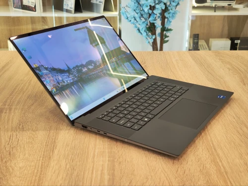 (VENDU) STATION DELL PRECISION 5680  I7-13800H 32G 512G SSD RTX 2000 ADA 8G  16'' 4K
