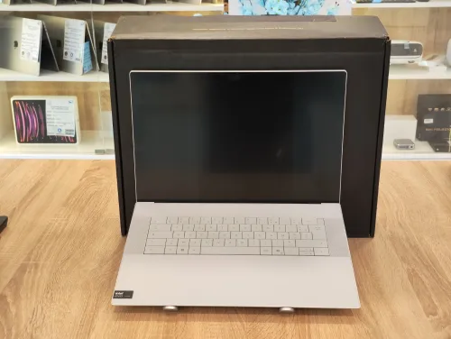 (VENDU) DELL XPS 16 9640 ULTRA 7-155H 16Go DDR5 1TB NVMe RTX4050 6GB 16.3" FHD+ WIN 11