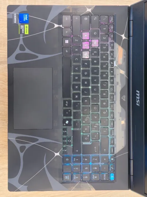 MSI CYBROG-15 2025 CORE-7 240H 16GB 512GB RTX 5060 8G 15.6 FHD 144HZ