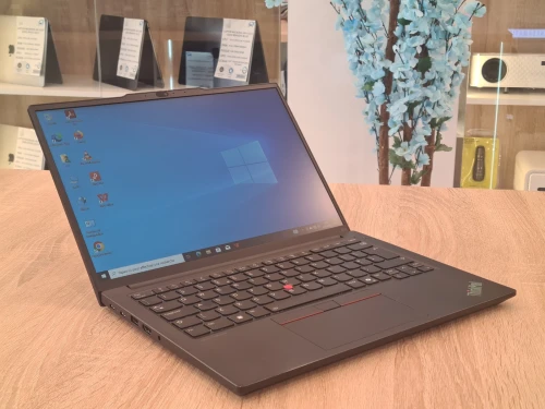 Lenovo ThinkPad E14 Gen 6 Ryzen 5 7535HS 16Go 256GB NVMe 14" FHD IPS 
