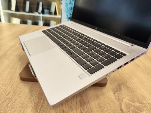 (VENDU) HP EliteBook 655 G10 Ryzen 7 PRO 7730U 16Go 256GB NVMe 15,6" FHD IPS