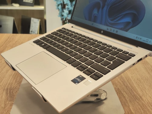 HP EliteBook 830 G10 i5-1345U 16G 512GB 13,3" FHD IPS WINDOWS 11