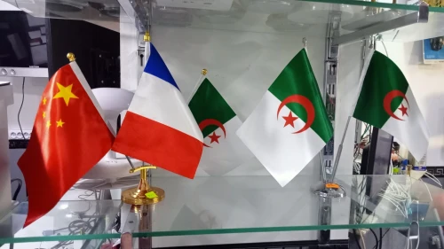 Drapeau National avec support pour bureau