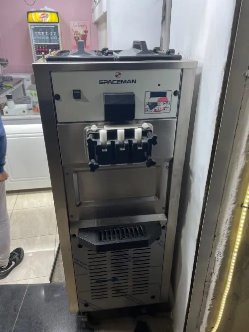machine a glace spaceman