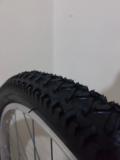 Vélo VTT Rockrider ST50 neuf j'amais utilisé