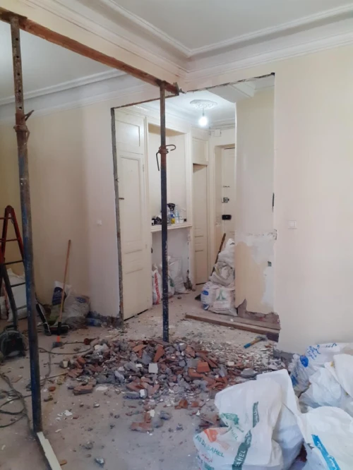 Travaux de démolition et décapage 