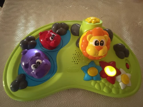 Console de jeu électronique avec des lumières et de la musique pour l'éveil de bébé CHICCO