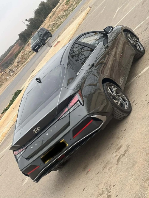 Hyundai Elantra 2025 Glx