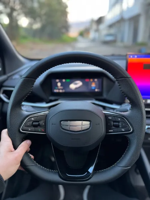 Geely Coolray 2025 