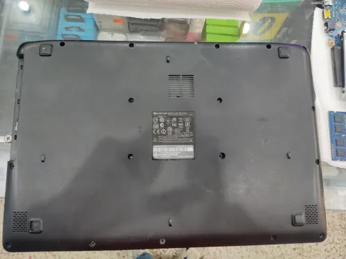 Carcasse PC Portable disponible 