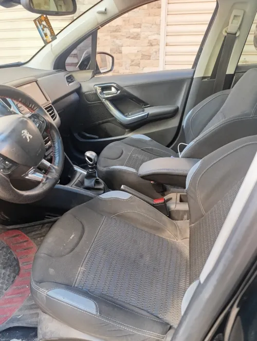 Peugeot 208 2015 Allure