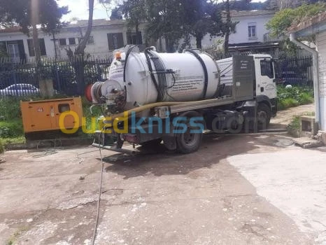 Camion débouchage canalisation nettoyage vidange