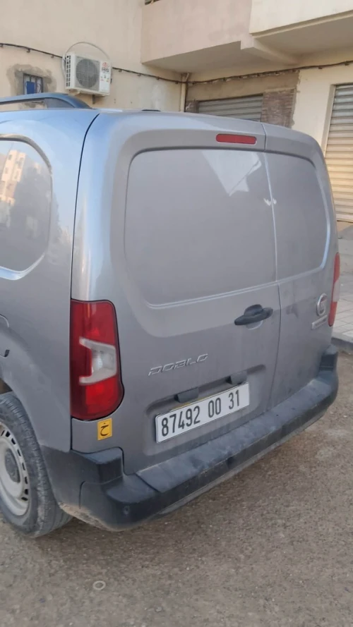 Fiat Doblo 2024 2 place italien