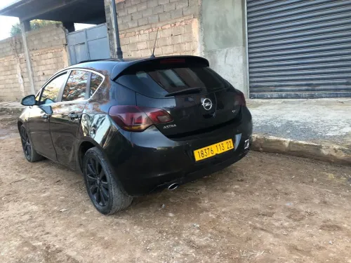 Opel Astra 2013 COSMO