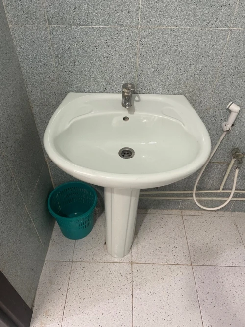 lavabo baignoire siege toilette