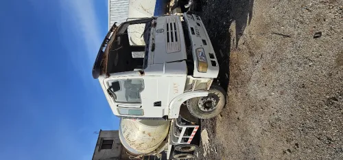 مالاكسور camion Malaxeur 8m2 camion 2011