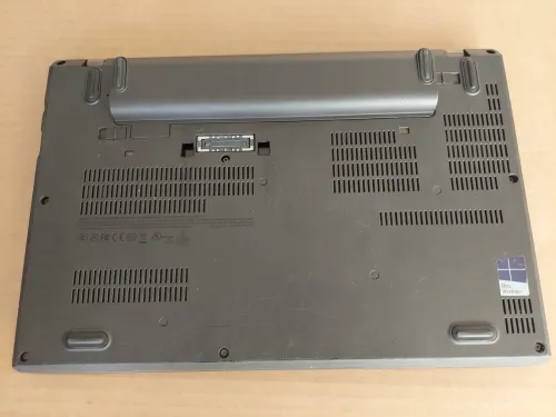 Lenovo ThinkPad X270 i7-6600U / 8GO Ram / 128 GO / Écran 12.5 pouces