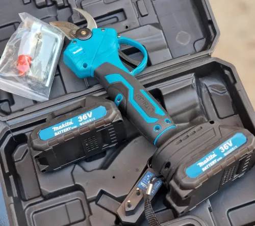 sécateur à batterie makita