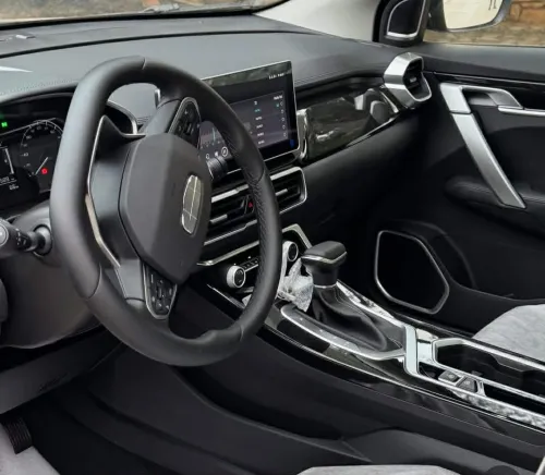 Geely Coolray 2025 