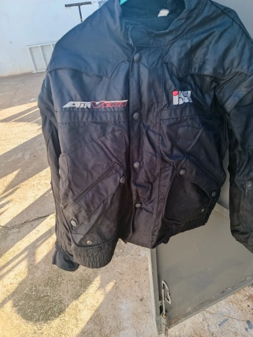 Veste spécial moto original voir en bas de l'annonce les modèles avec prix