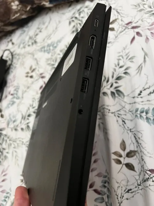 Lenovo thinkpad E490 i5 8th generation 8g ram 512 g hdd