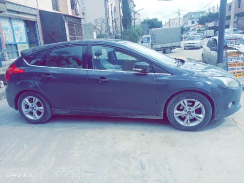 Ford Focus 5 portes 2015 Titanium