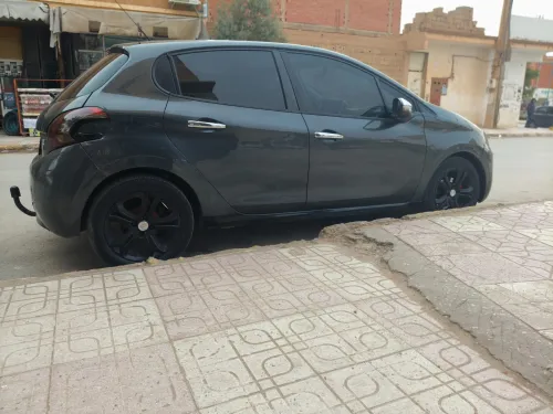 Peugeot 208 2014 
