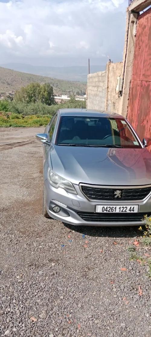Peugeot 301 2022 Allure