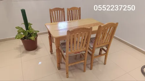 Table + 4 chaises
