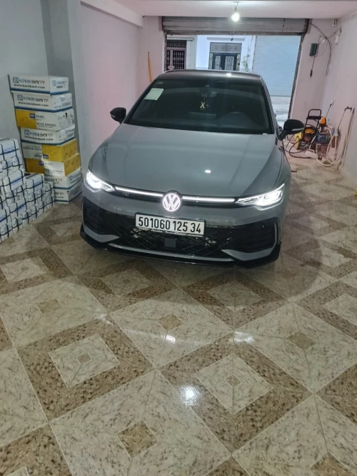 Volkswagen Golf 8 2025 R-Line