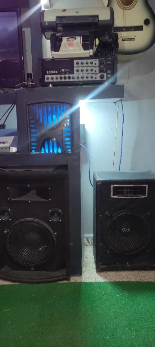 4 مكبرات صوت كبيرة للأعراس table mixage 