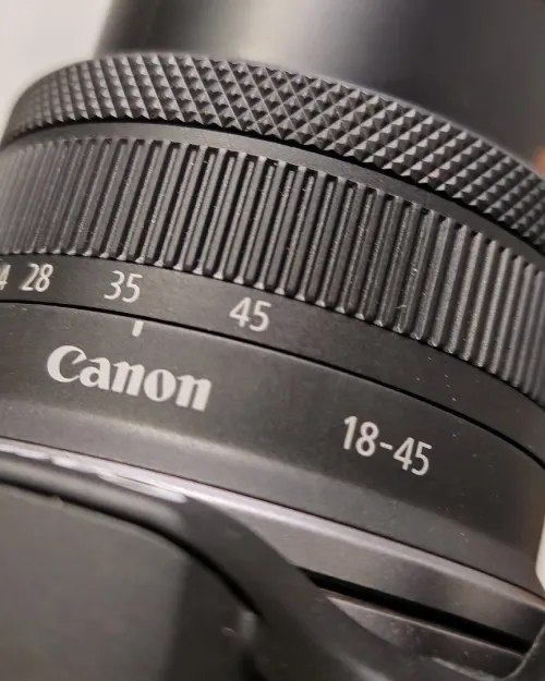 Canon R100