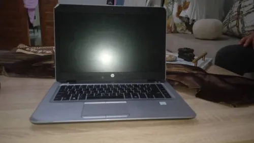 HP EliteBook i5 6200U 8G 256 SSD 12.5" HD graphics 520