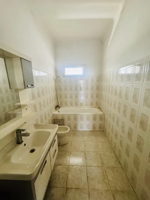 Location Appartement Niveau de villa F5 Alger Hydra