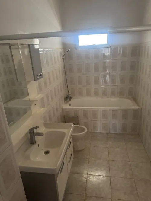 Location Appartement Niveau de villa F8 Alger Hydra